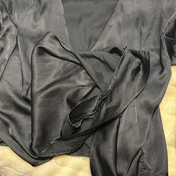 Urban Outfitters front tie crop top - Picture 8 of 11